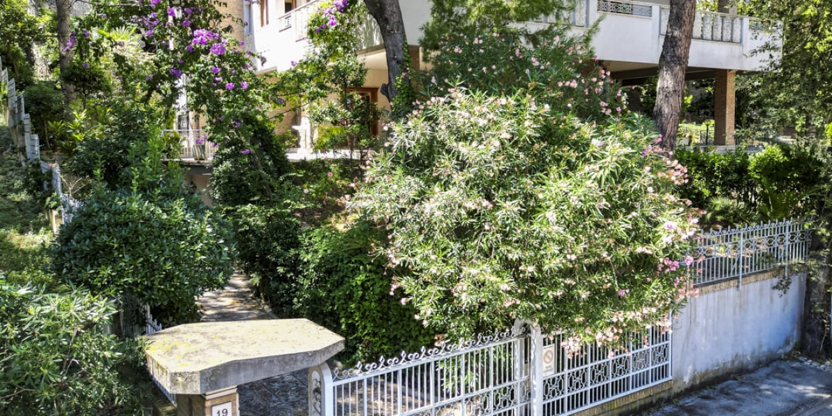 Falconara Periferia, 4 Camere Camere, ,2 BagniBagni,Villa,In Vendita,1140