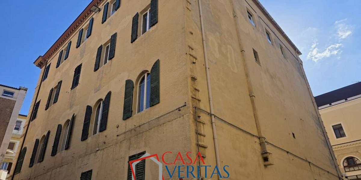 Ancona Centro, 7 Stanze da Letto Stanze da Letto, 0 ,1 BagnoBagno,Appartamento,In Vendita,1232