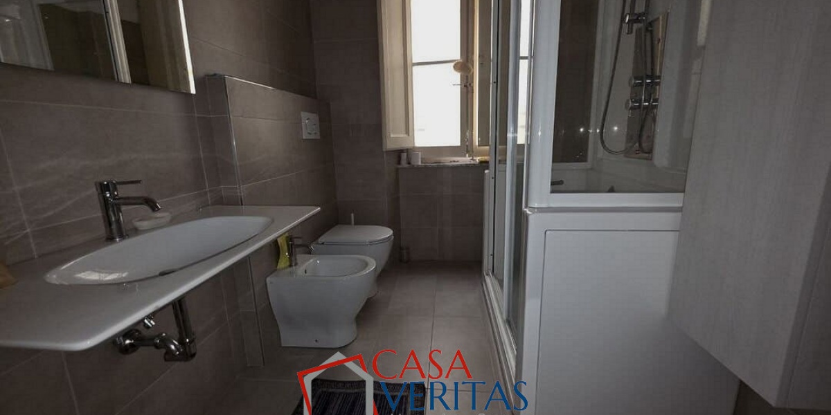 Ancona Centro, 7 Stanze da Letto Stanze da Letto, 0 ,1 BagnoBagno,Appartamento,In Vendita,1232